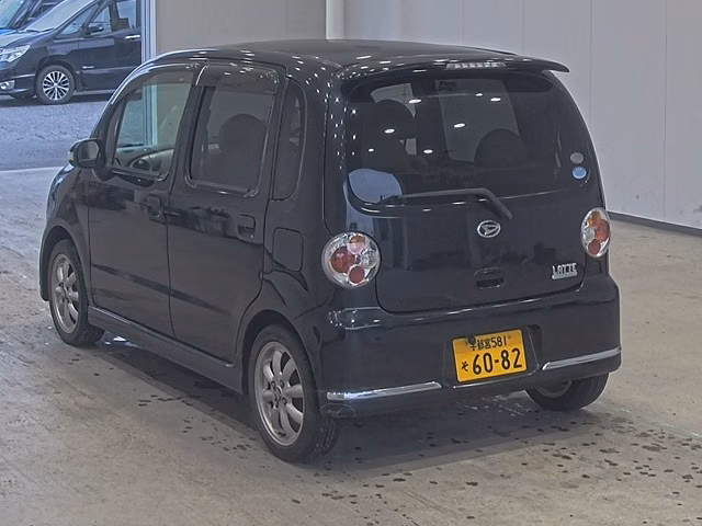 DAIHATSU MOVE LATTE