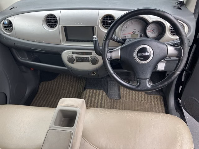 DAIHATSU MOVE LATTE