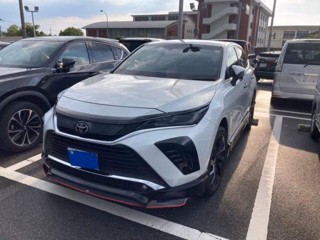 TOYOTA HARRIER