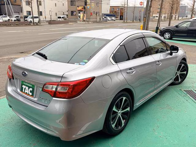 Subaru Legacy B4