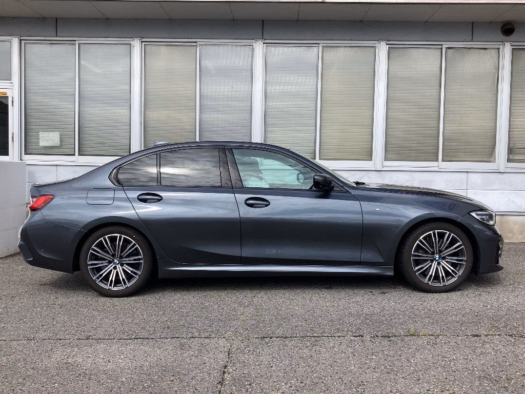BMW 3-SERIES