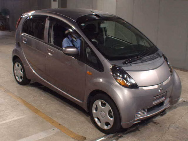 Mitsubishi i