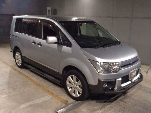 Mitsubishi Delica D:5