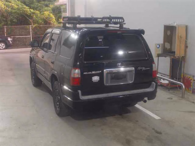 TOYOTA HILUX SURF