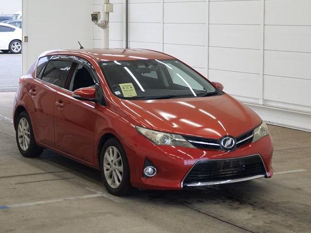 TOYOTA AURIS