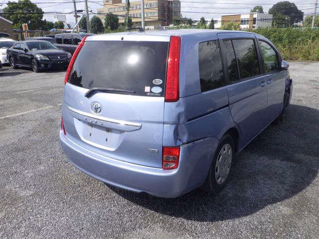 TOYOTA ISIS