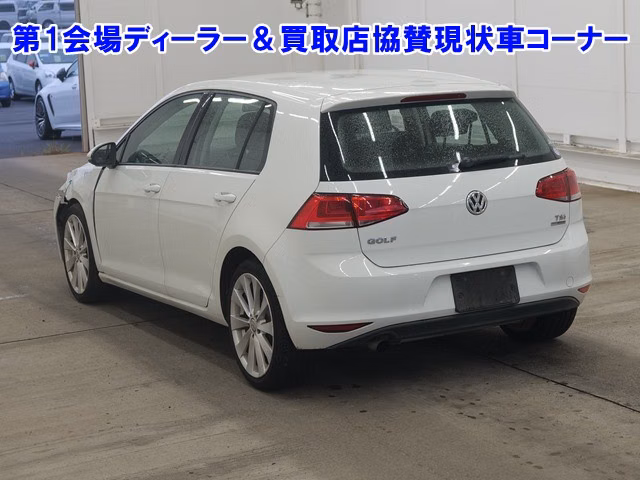 VOLKSWAGEN GOLF