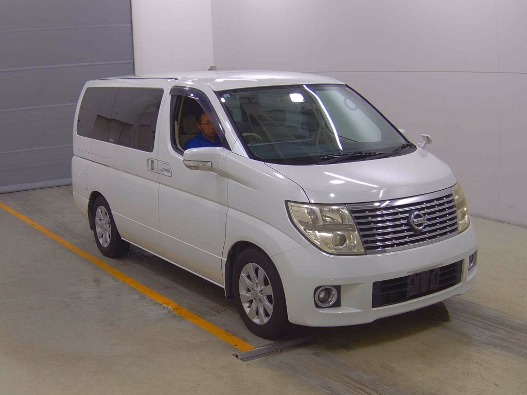 NISSAN ELGRAND