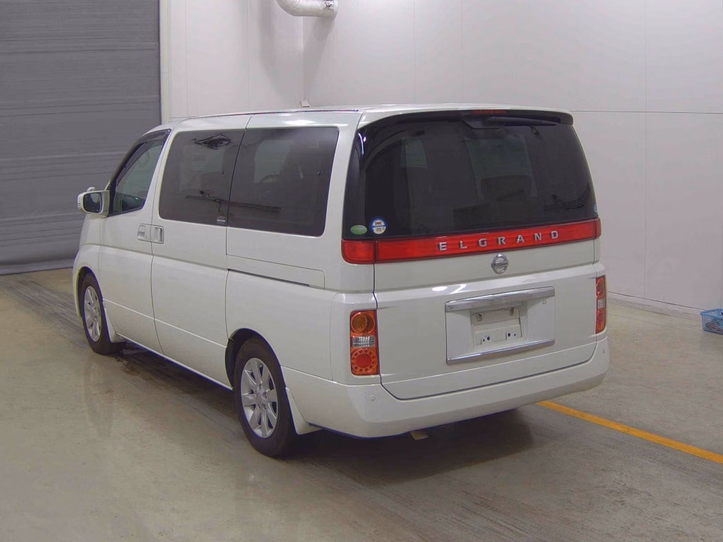 NISSAN ELGRAND