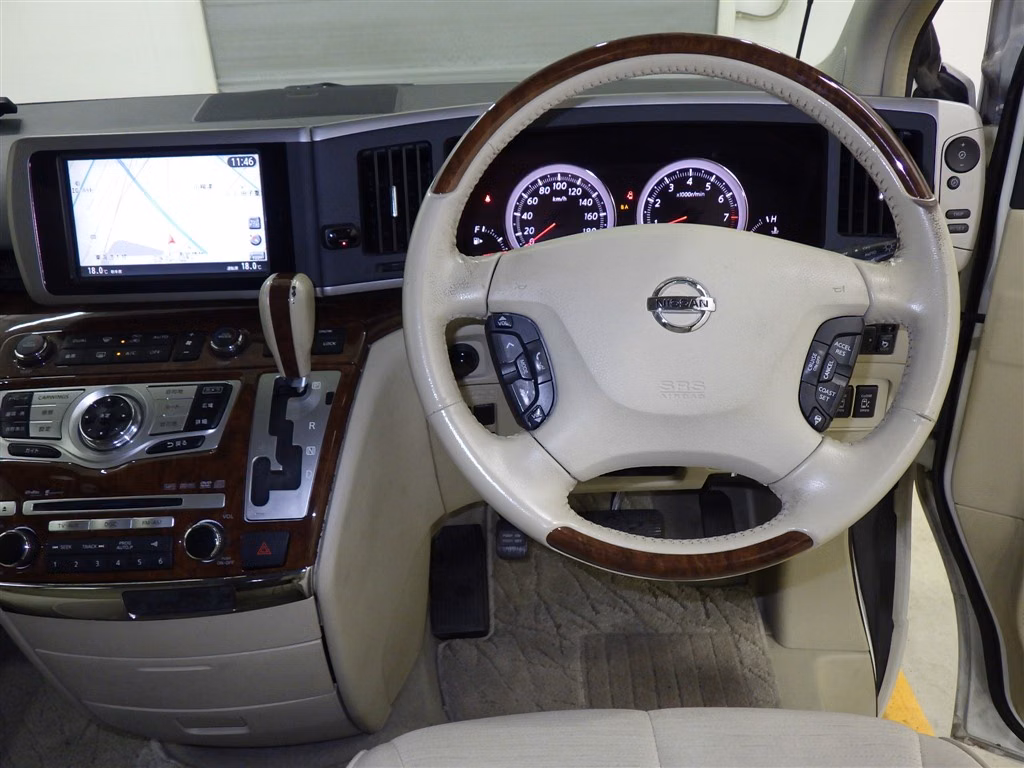 NISSAN ELGRAND