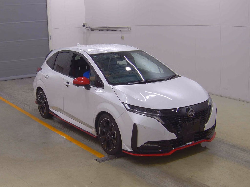 Nissan Aura