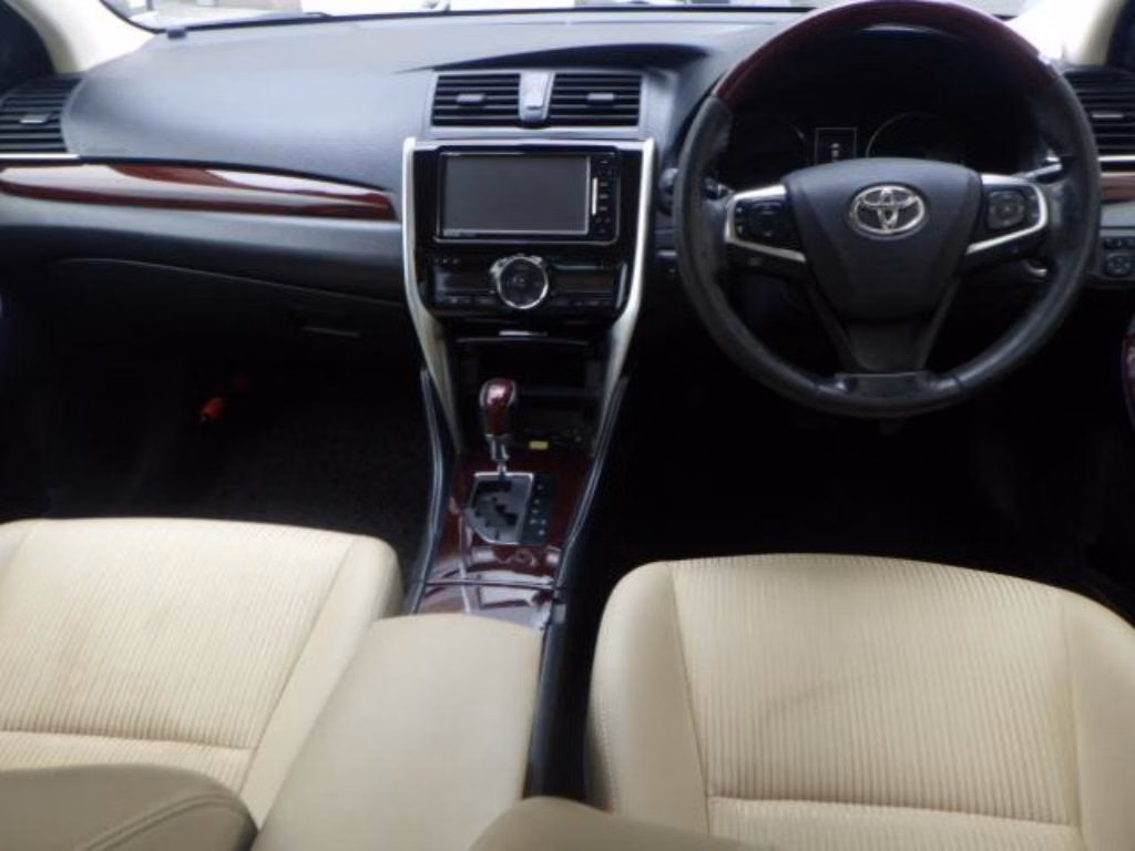TOYOTA PREMIO
