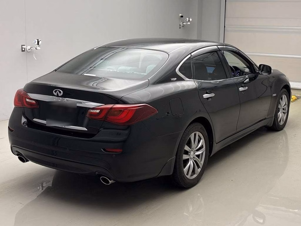 NISSAN FUGA