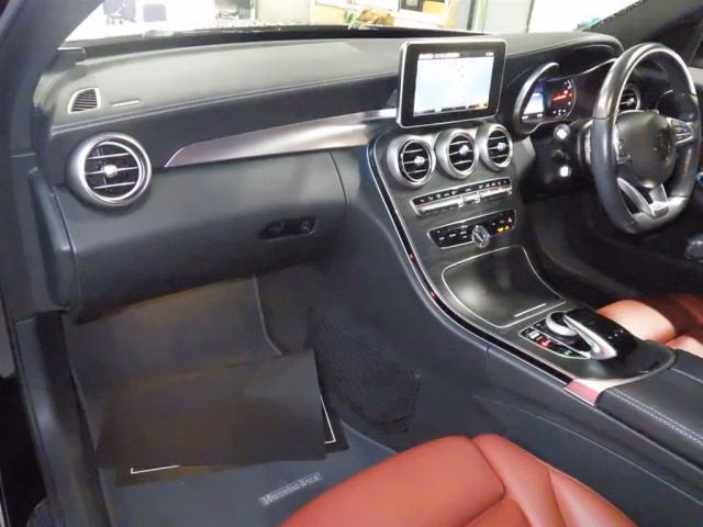 MERCEDES-BENZ C-CLASS