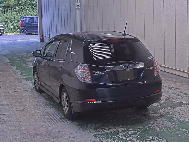 HONDA FIT SHUTTLE