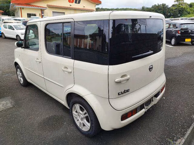 NISSAN CUBE