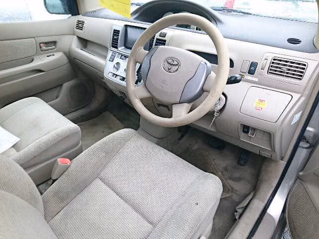 TOYOTA RAUM
