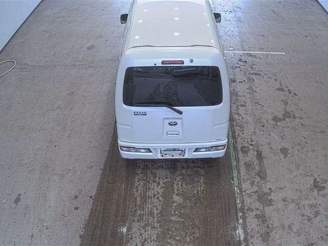 TOYOTA PIXIS VAN