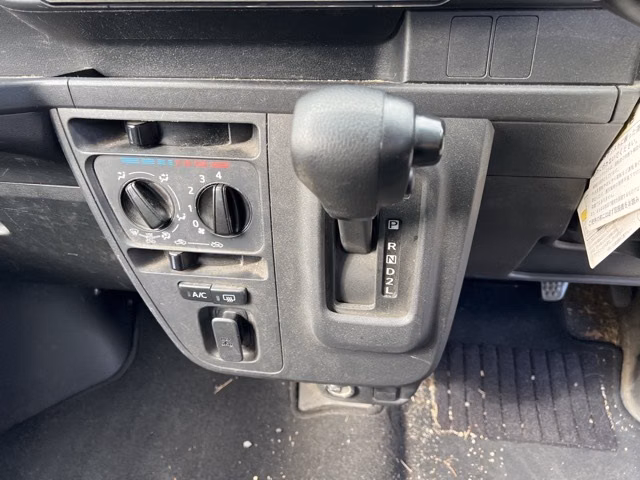 TOYOTA PIXIS VAN