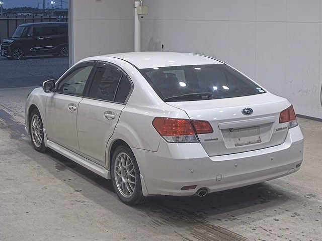SUBARU LEGACY B4