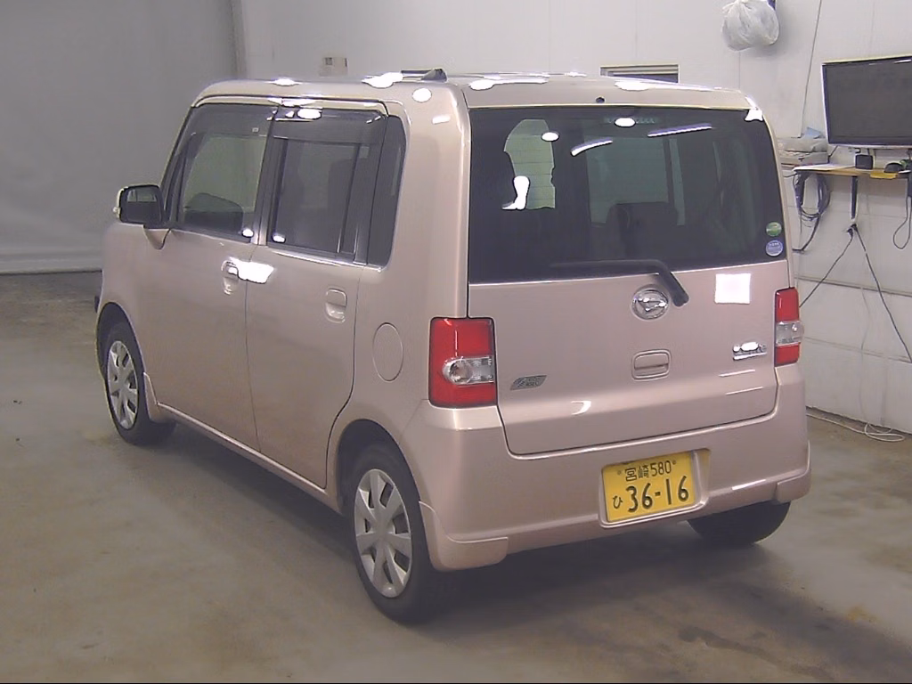 DAIHATSU MOVE CONTE