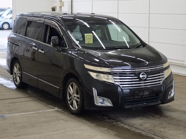 NISSAN ELGRAND