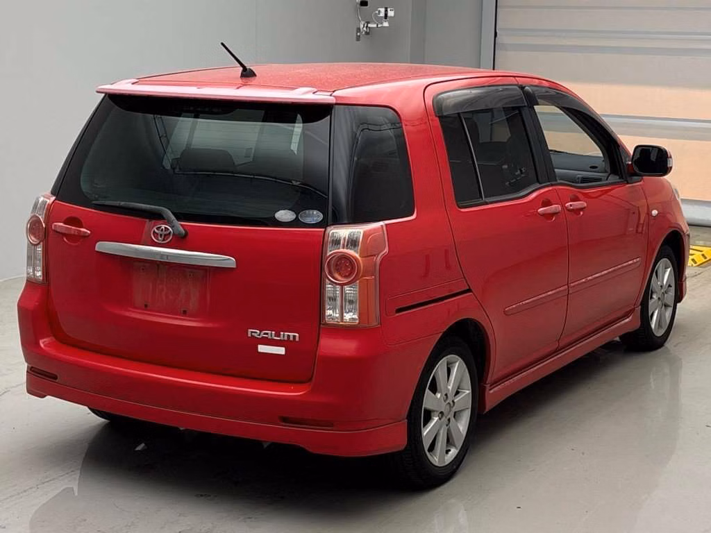 TOYOTA RAUM