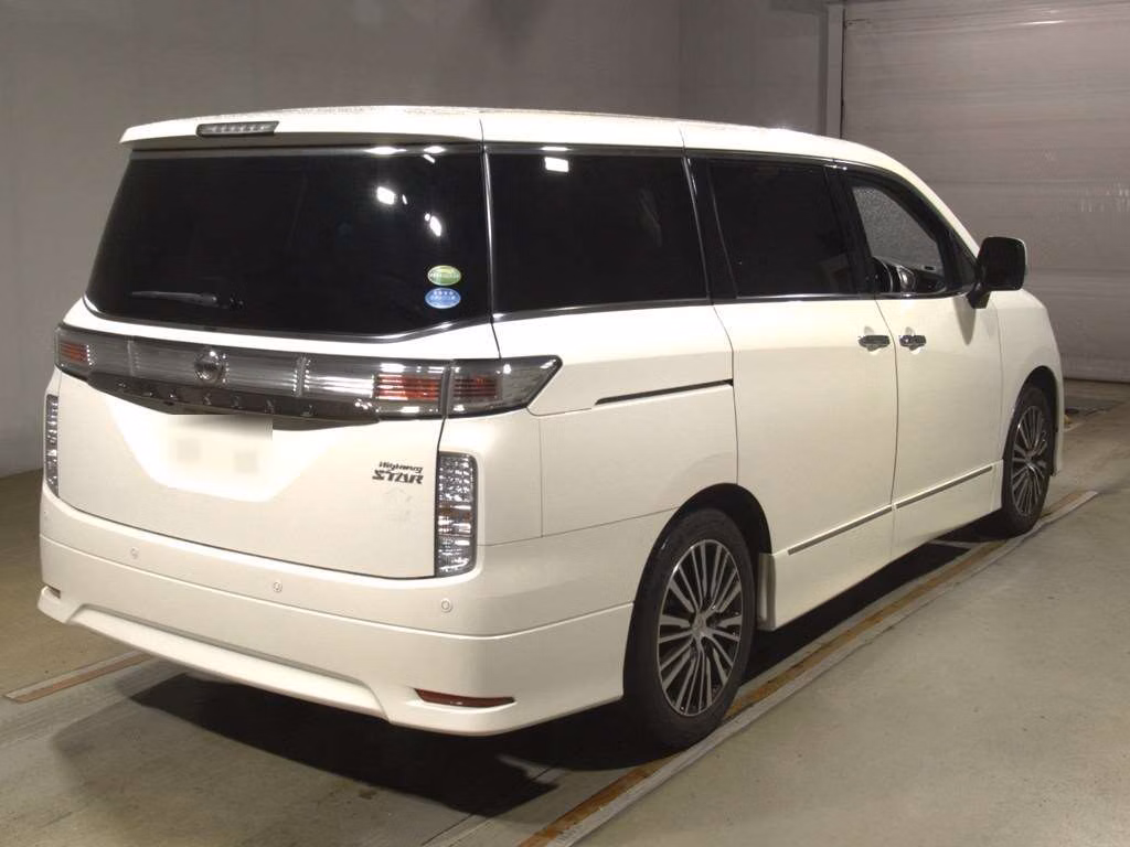 NISSAN ELGRAND