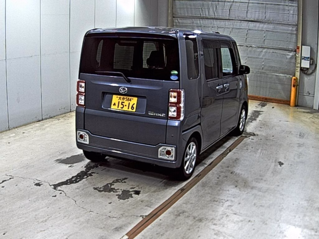 DAIHATSU WAKE