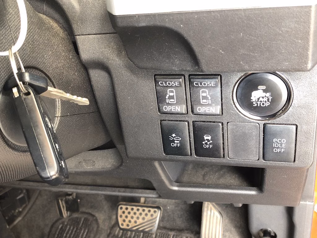 DAIHATSU WAKE