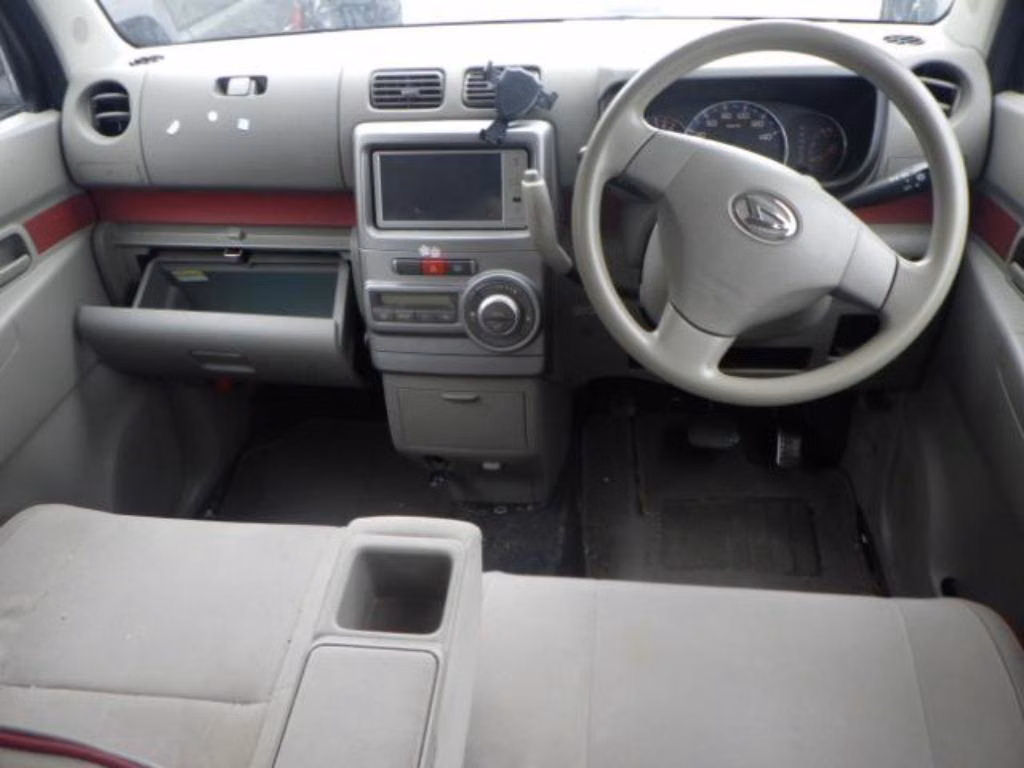 DAIHATSU MOVE CONTE