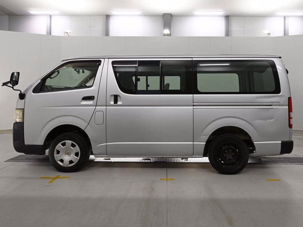 TOYOTA REGIUS ACE