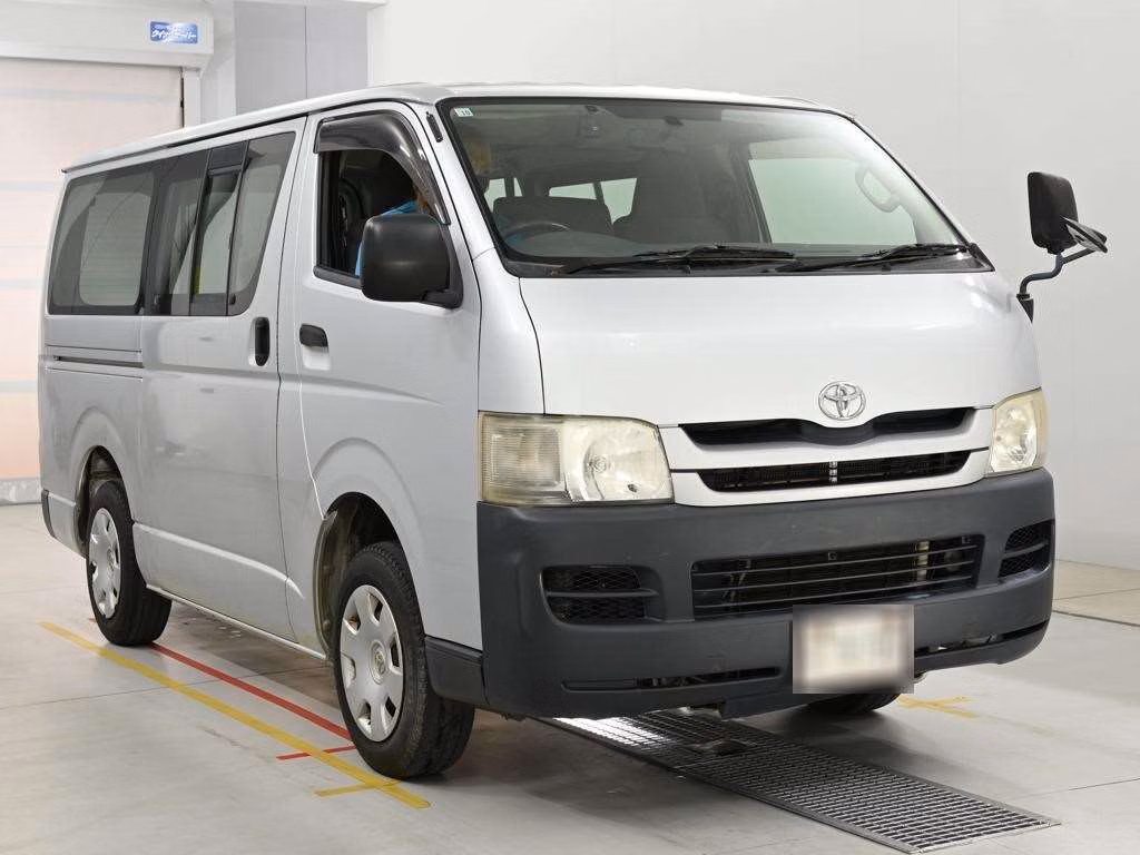 TOYOTA REGIUS ACE