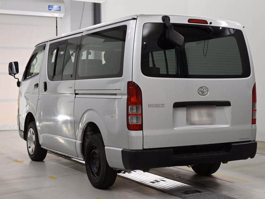 TOYOTA REGIUS ACE