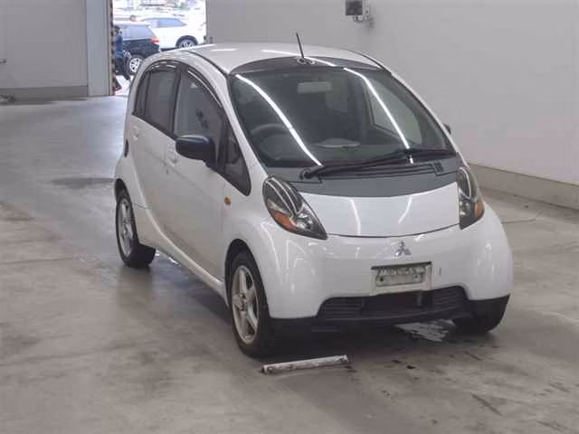 Mitsubishi i