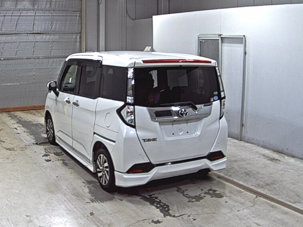 TOYOTA TANK