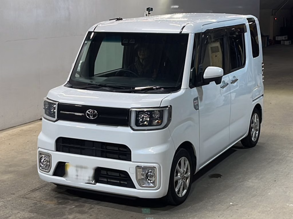 TOYOTA PIXIS MEGA