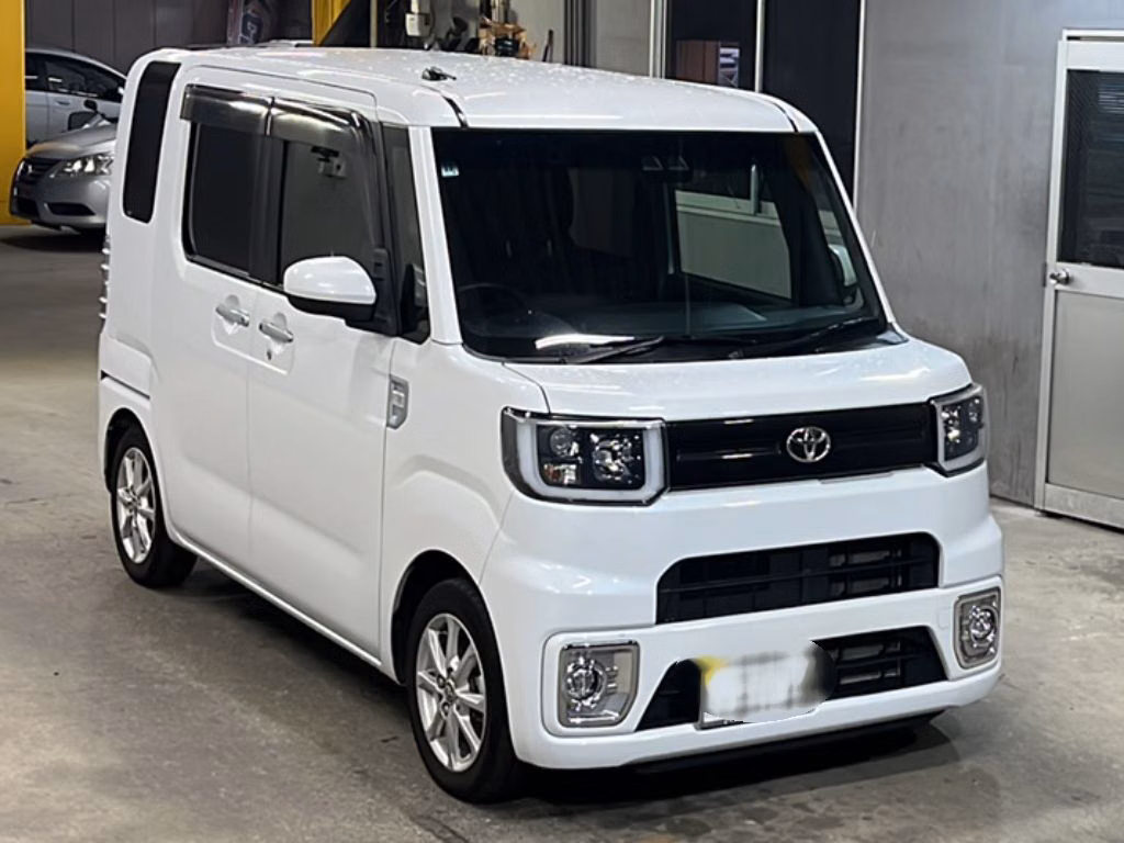 TOYOTA PIXIS MEGA