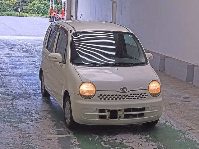 DAIHATSU MOVE LATTE
