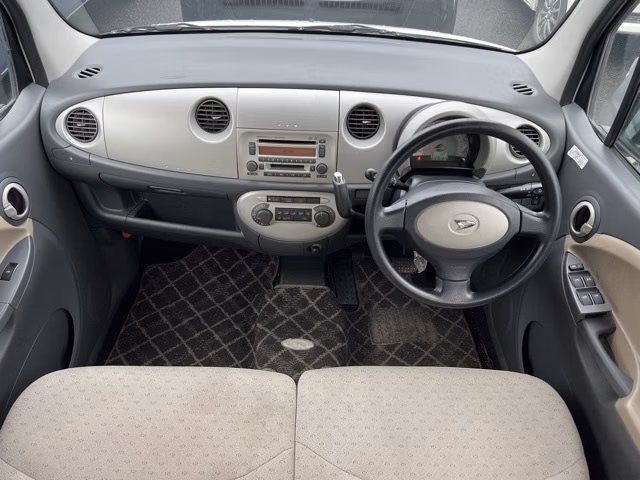 DAIHATSU MOVE LATTE
