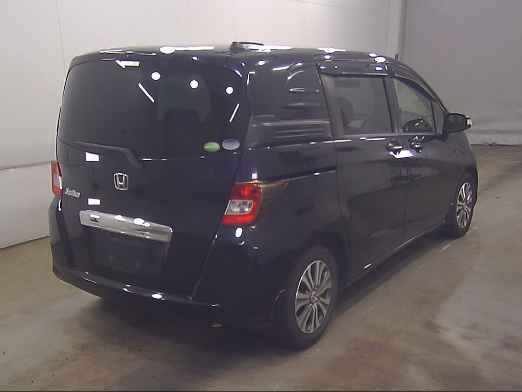 HONDA FREED SPIKE