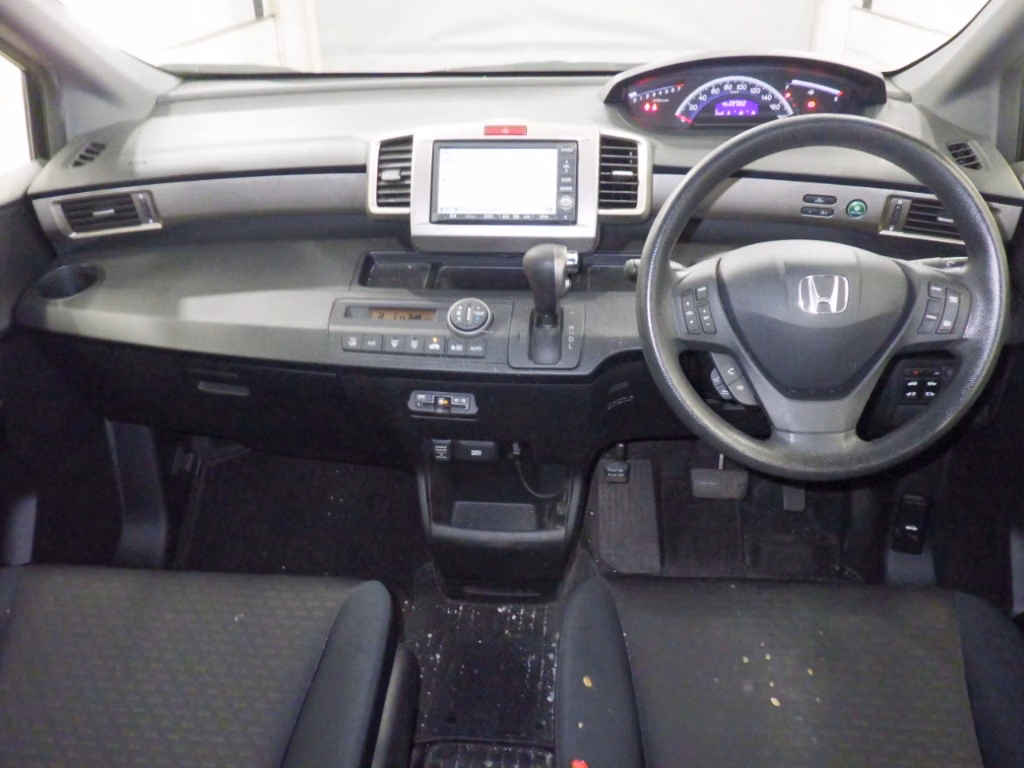HONDA FREED SPIKE