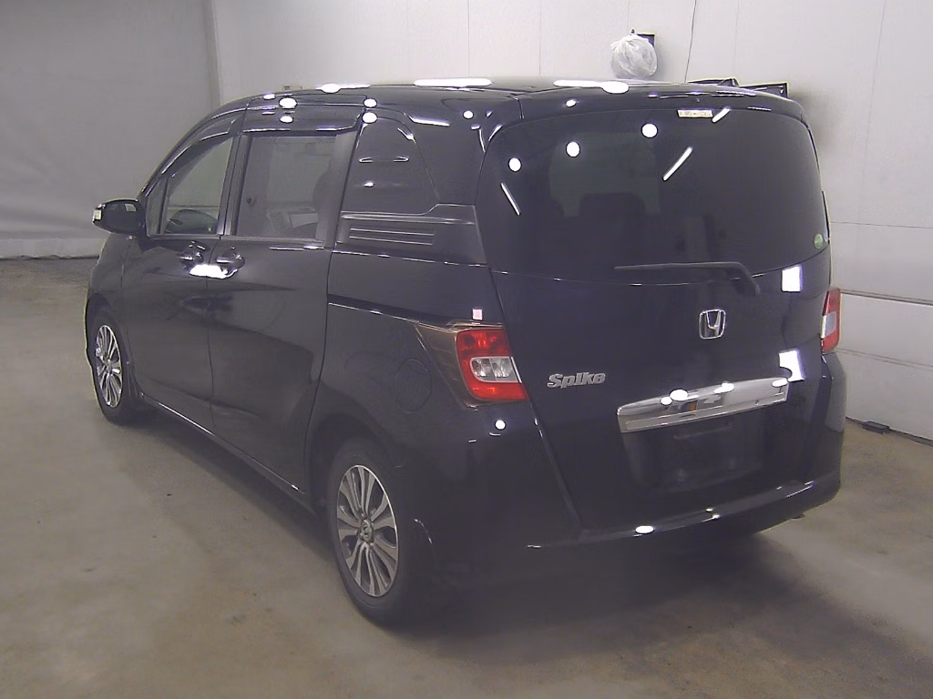 HONDA FREED SPIKE