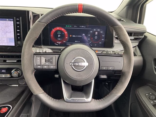 Nissan Aura