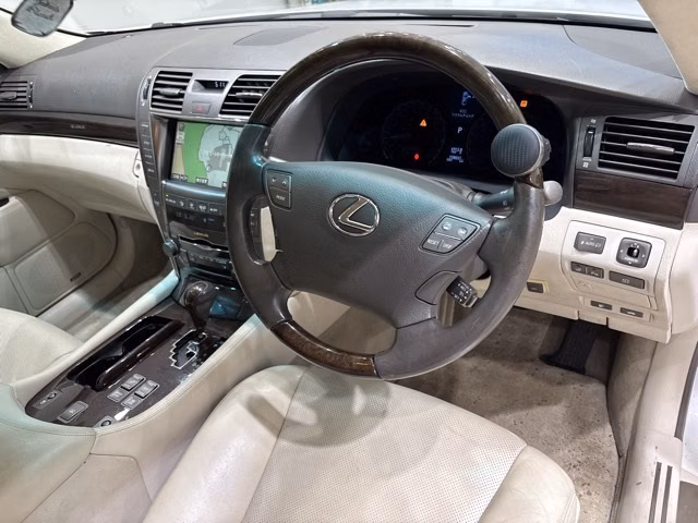 LEXUS LS460