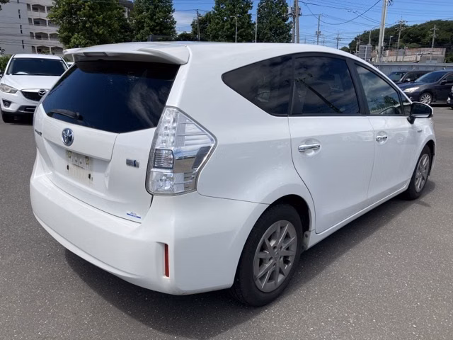 TOYOTA PRIUS ALPHA