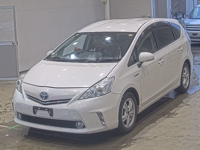 TOYOTA PRIUS ALPHA