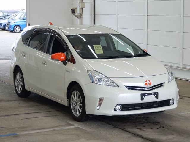 TOYOTA PRIUS ALPHA