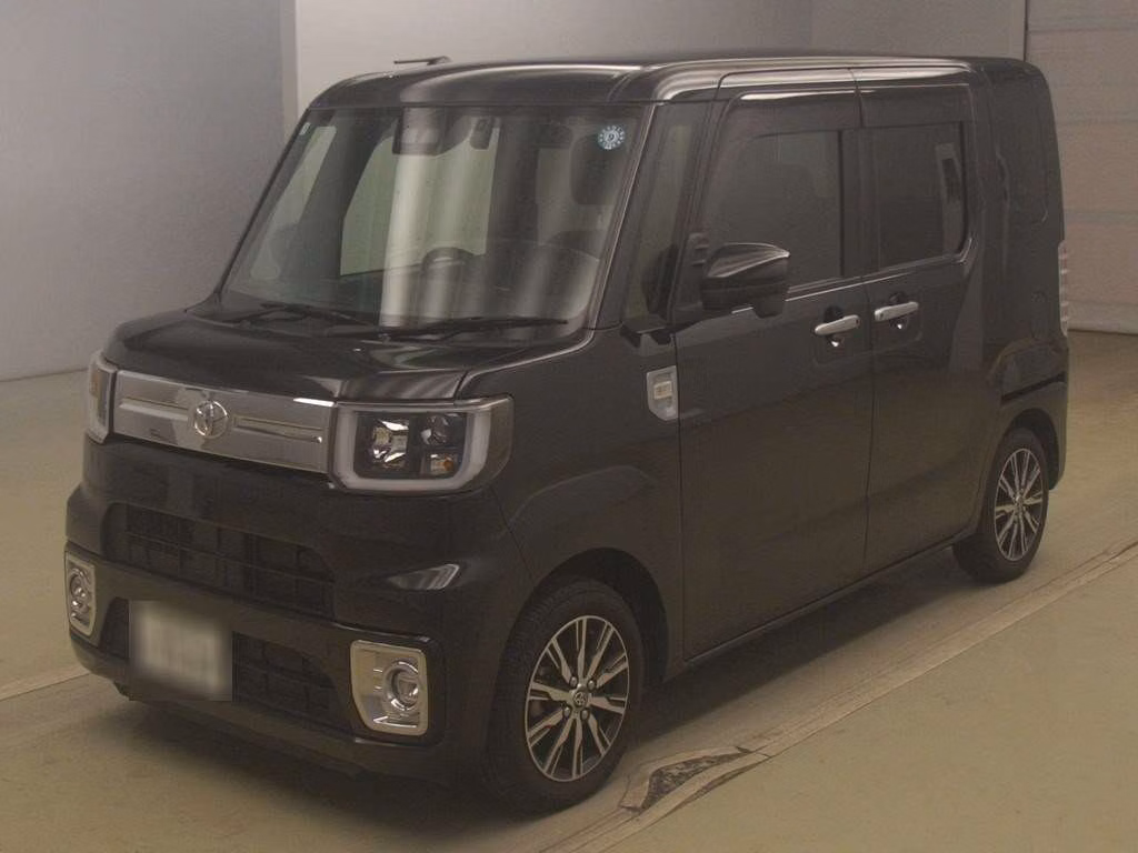 TOYOTA PIXIS MEGA