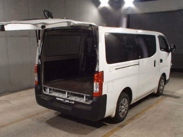 NISSAN NV350 CARAVAN